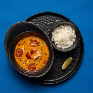 Том ям с морепродуктами