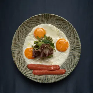 Глазунья с сосиской