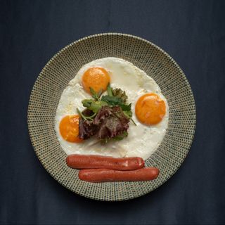 Глазунья с сосиской