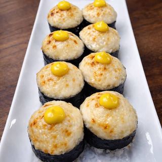 Запеченный сырный ролл