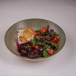 Салат со свеклой и сыром креметта