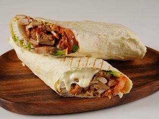 Шаурма с сырным соусом с курицей