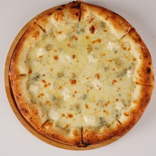 Пицца 4 сыра на белом соусе (35см)