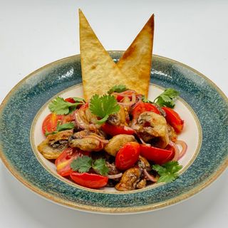 САЛАТ С ХРУСТЯЩИМИ ШАМПИНЬОНАМИ