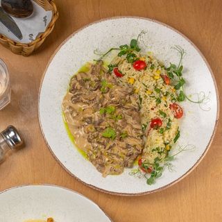 Бефстроганов с рисом