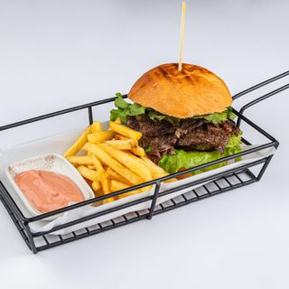 Бургер с мясом донер