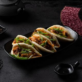 Бао бан с жареной говядиной и кимчи (250 г)