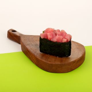 Гункан тунец