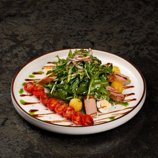 Салат с тунцом