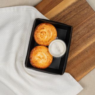 Сырники со сметаной (170г)