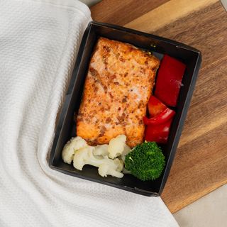 Форель с овощами 250г