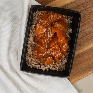 Гуляш из говядины с гречкой 400гр