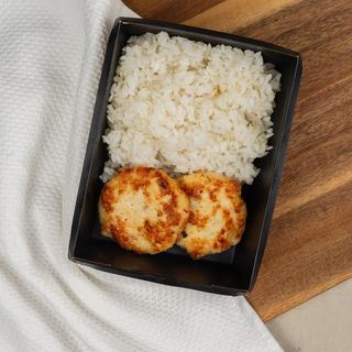 Котлета рубленая куриная с рисом 250 гр