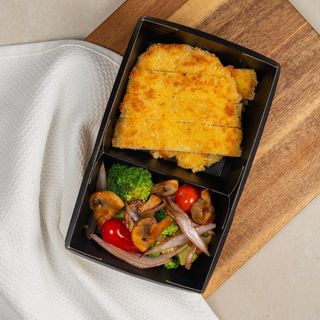 Шницель с овощным гарниром 360гр