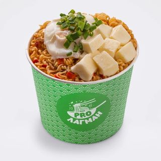 Рамен с сыром и яйцом