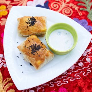 Мини-самсы с мясом и мятой (160г)