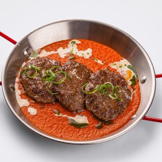 Фирменные котлеты в пикантном соусе (370гр)