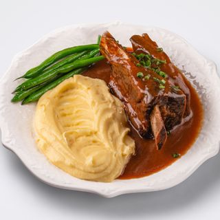 Томлёное говяжье ребро (680гр)