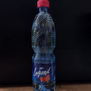 Вода "Легенда" со вкусом клубники 0.5л