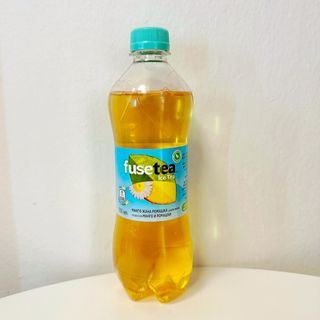 Фьюс чай со вкусом манго и ромашки 0.5л