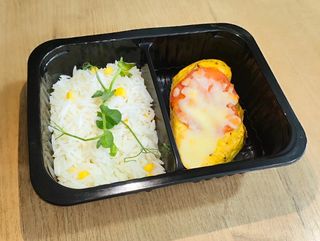 Индейка запечённая под сыром и помидорами и рисом