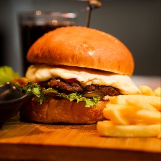 Бургер мясной (330г)