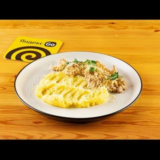 Курица в сливочном соусе с пюре (300г)
