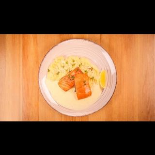 Речная форель с пюре (450г)