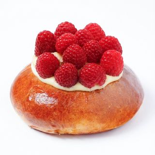 Ватрушка с ягодой (0,155 кг)