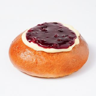 Ватрушка с брусникой (0,135 кг)