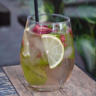 Мохито клубничный