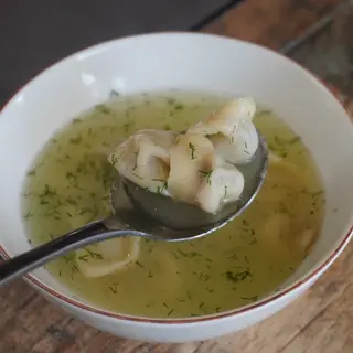 Чучвара на белом бульоне