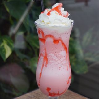 Клубничный коктейль 