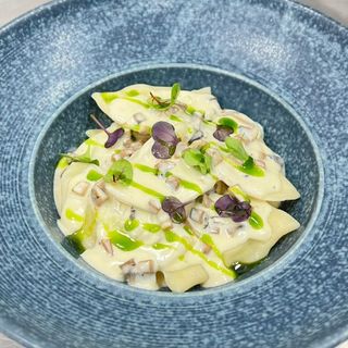 Вареники с картофелем и грибным соусом(400г)