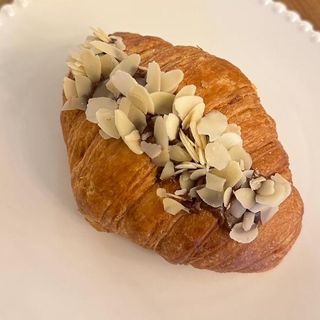 Круассан со сгущенкой (150г)