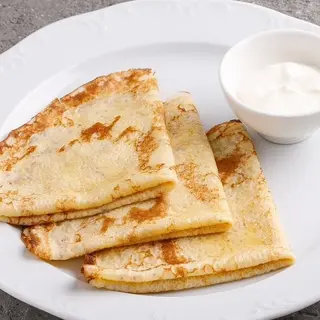 Блины со сметаной