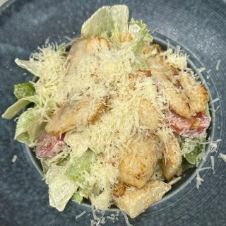 Цезарь с курицей (250г)