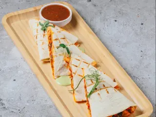 Кесадилья с курицей (280г)