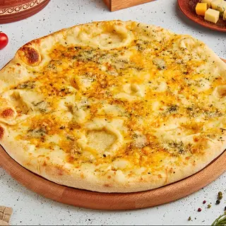 Пицца Сырная (500г) + Кола 1л в подарок