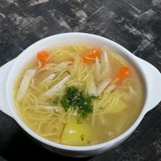 Суп лапша с курицей (350г)