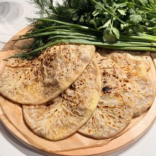 Азербайджанский кутаб с мясом и сыром (160г)