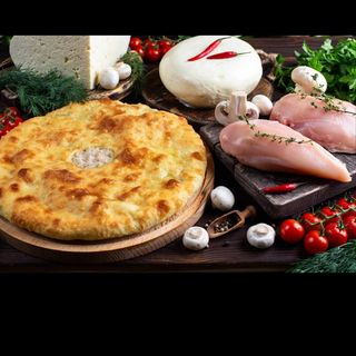 Осетинский пирог с курицей, грибами в сливках и сыром (750г)