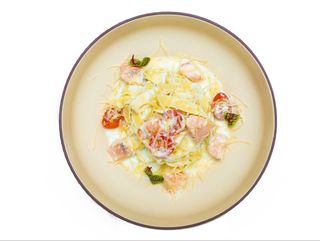 Фетучини с семгой (300 гр)