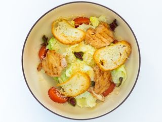 Цезарь с курицей (280 гр )