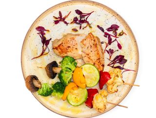 Куриная грудка с овощами (340гр)