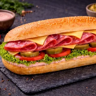 Сонвич с колбасой и сыром (330г)