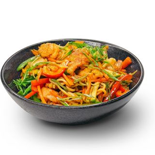 Кудрявая лапша с курицей