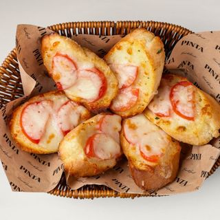 Чесночный хлеб с начинкой