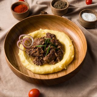 Тушенка из конины с картофельным пюре