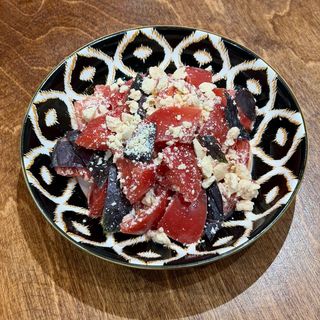 Салат с куртом и райханом